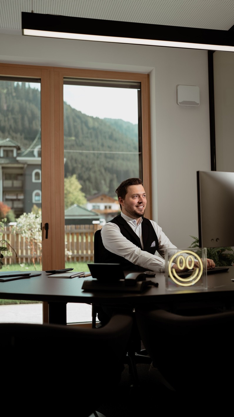 Reservierungsmitarbeiter Familux Office AT (m/w/d) ab August 2026