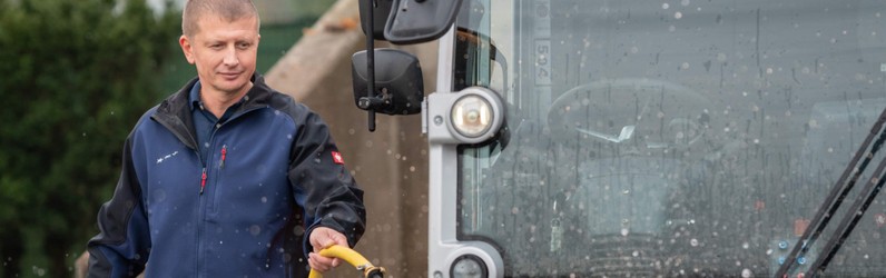 Glas- und Gebäudereiniger (m|w|d)