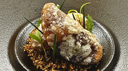 In den Restaurants des Hauses wird ökologisch, werteorientiert und gesund genossen. In den Restaurants des Hauses wird ökologisch, werteorientiert und gesund genossen.