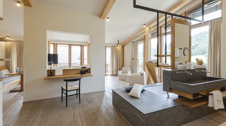 Zimmer mit offenem Bad Zimmer mit offenem Bad