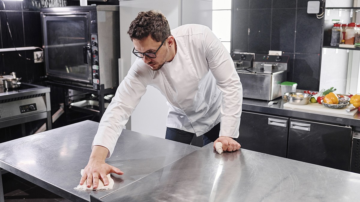 Foto: Ann Stills/stock.adobe.com Smarte Hygiene in der Küche