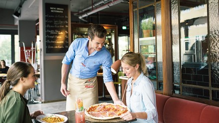 Ausbildung Ebenso vielfältig wie die Systemgastronomie sind auch die Ausbildungsmöglichkeiten in der Branche der Chancen. Man kann eine Ausbildung in den verschiedensten Systemen absolvieren