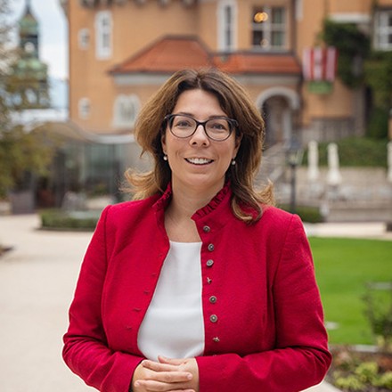 Samantha Teufel, Hoteldirektorin Samantha Teufel, Hoteldirektorin