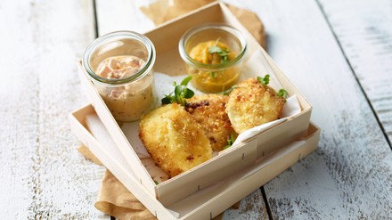 Mozzarellabällchen knusprig frittierte Mozzarellabällchen