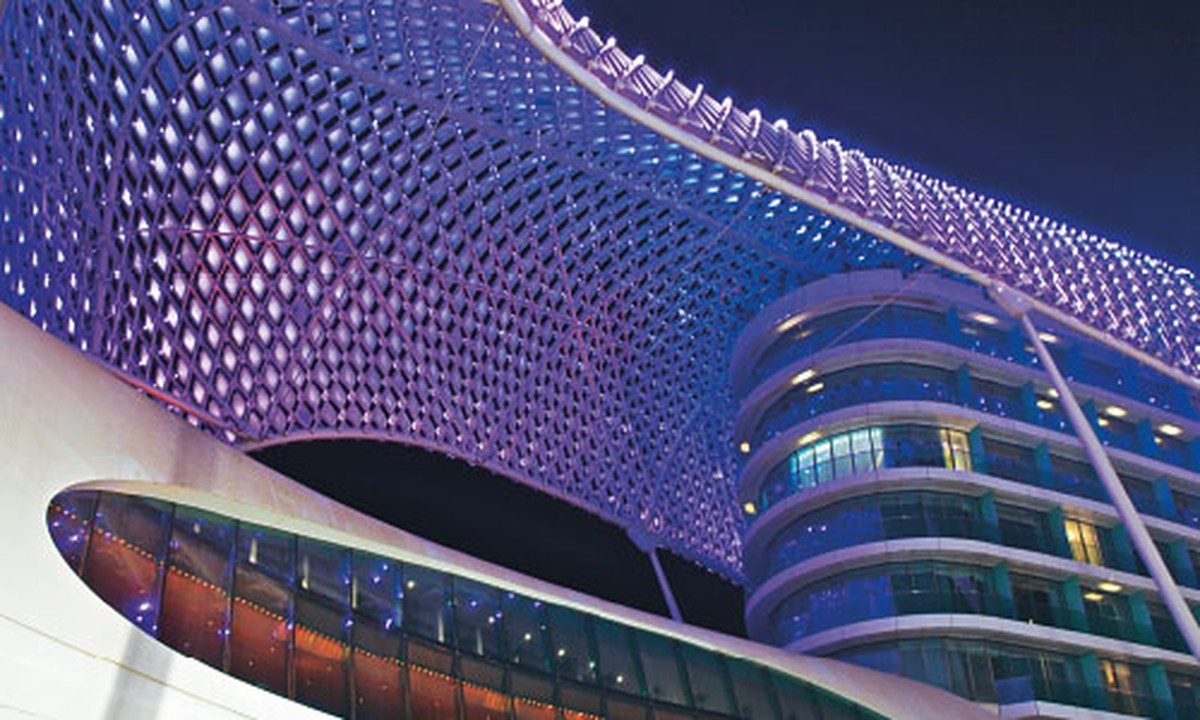 iStockphoto Beleuchtetes Hotel