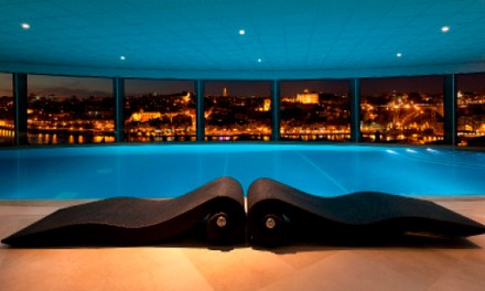 Relaxliegen am Pool Relaxliegen am Pool