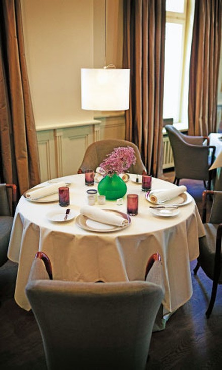 Tisch im la vie Tisch im la vie