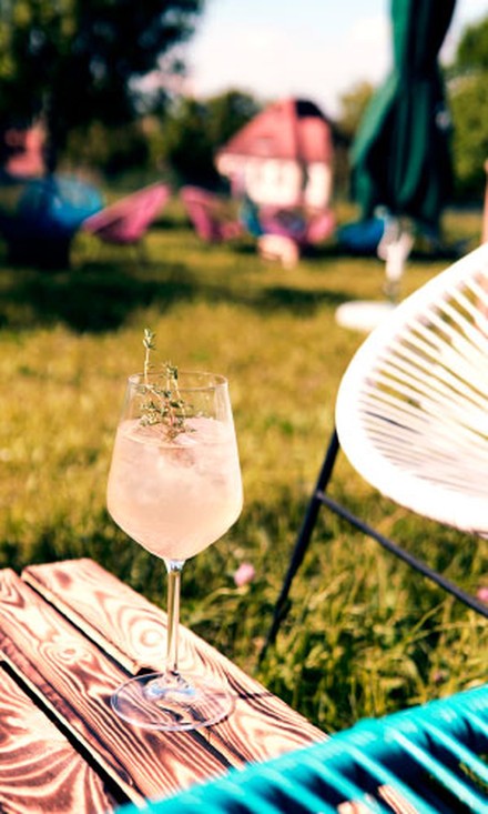 Cocktailbar nach draußen verlagern Cocktailbar nach draußen verlagern