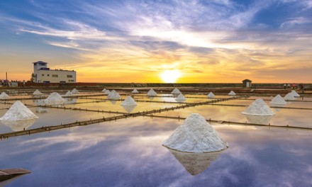 Salt Fields in Jingzijiao Wapan Salt Fields in Jingzijiao Wapan