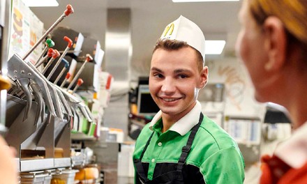 Mc Donalds Mitarbeiter Mc Donalds Mitarbeiter