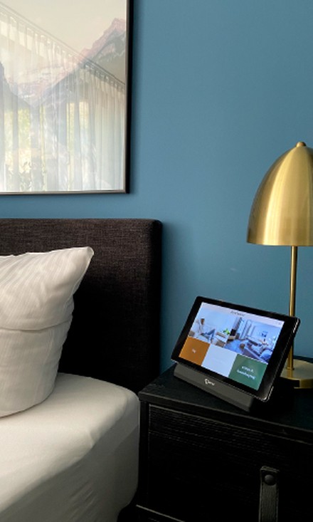 Tablet am Bett Tablet am Bett