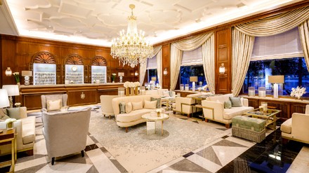 Der Empfang und die Halle Der Empfang und die Halle