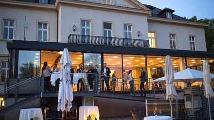 Stehempfang auf Terrasse Stehempfang auf Terrasse