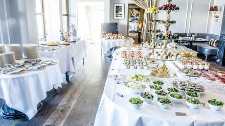 Sehr schönes und reichhaltiges Frühstücksbuffet Sehr schönes und reichhaltiges Frühstücksbuffet