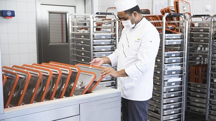 Großcaterer setzen beim Einsatz von GN-Mehrweg auf Tracking-Label. Großcaterer setzen beim Einsatz von GN-Mehrweg auf Tracking-Label.