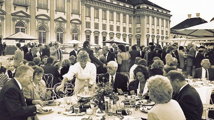 Kleine Veranstaltungen und große Events mit bis zu 20.000 Gästen gehörten 1989 zum Alltagsgeschäft von Charlotte und Hermann Buhl. Kleine Veranstaltungen und große Events mit bis zu 20.000 Gästen gehörten 1989 zum Alltagsgeschäft von Charlotte und Hermann Buhl.