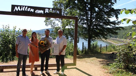 v. l. n. r.: Günther Uhl, Kreisvorsitzender Dehoga Ahrweiler; Verena Weyl, Stadtmarketing, Tourismus und Kultur Stadt Remagen; Florian Rose, Ringhotels, und Lothar Weinand, Vizepräsident Dehoga Rheinland-Pfalz (Foto: © Ringhotels)
Dehoga-Umweltcheck/Ringhotel Haus Oberwinter aus Remagen