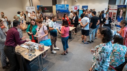 Blick in den Job-Messe-Trubel