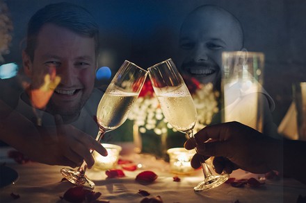 Der Österreicher Sebastian Frank (l) vom Berliner Restaurant „Horvath“ und Micha Schäfer vom Berliner Restaurant „Nobelhart und Schmutzig“