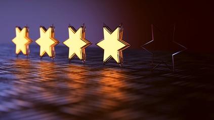Ein Symbolbild mit vier Sternen