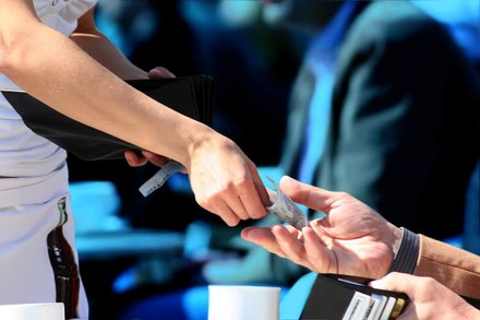 5 Tipps für mehr Trinkgeld. (Foto: © DWP/Fotolia)