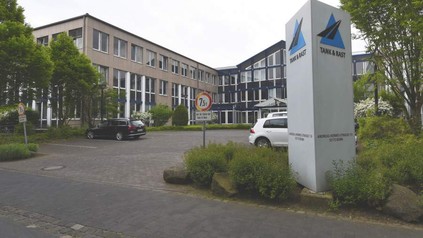 Bei MünchDas Hauptquartier von Tank & Rast, dem Betreiber der „Raststätte der Zukunft“ eröffnet. (Foto: © picture alliance / ROPI)en wurde am Freitag die „Raststätte der Zukunft“ eröffnet. (Foto: © picture alliance / ROPI)