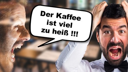 Mann schreit Kellner an