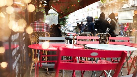 Die Terrasse eines Lokals