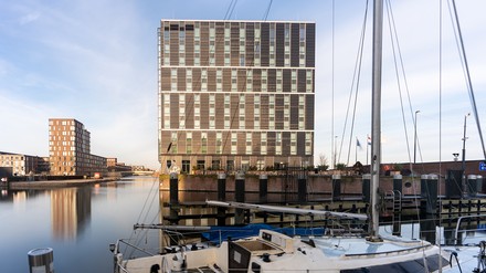 Blick auf das Four Elements Hotel Amsterdam