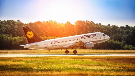 Ein Flugzeug der Lufthansa