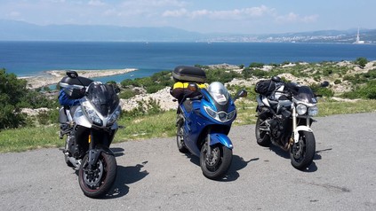 3 Motorräder an der kroatischen Küste