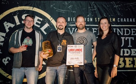 Markus Briemle (Braumeister Maisel & Friends), Gewinner Heiko Müller, Michael König (Biersommelier Maisel & Friends), Andrea Kalrait (Biersommelière und Veranstaltungsleiterin BrauBeviale)