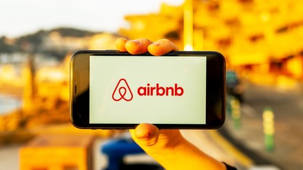 Das Logo von Airbnb