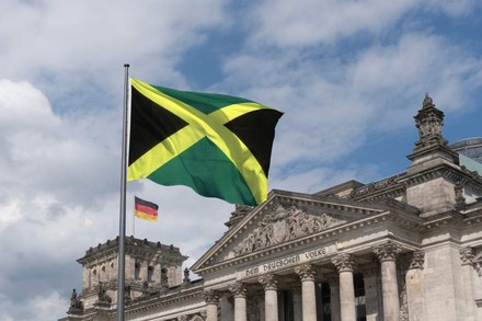 Foodwatch fordert von der künftigen Bundesregierung eine gesetzliche Hygiene-Ampel. (Foto: © Sir_Oliver/fotolia)