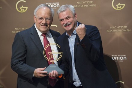 Johann Schneider-Amann und René Kaufmann mit dem Preis