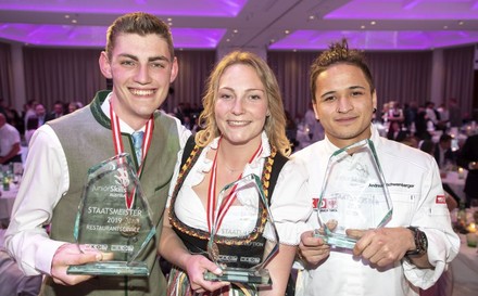 (v. l.): Lukas Hohenberger, Ayla De Jong und Andreas Schwemberger