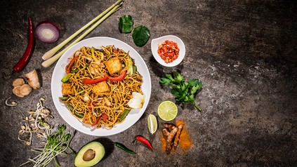 Ein veganes Gericht auf einem Tisch