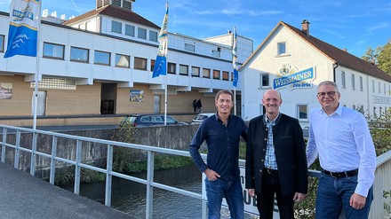 v. l. n. r.: Jeff Maisel, Hans Püls, Marc Goebel (Geschäftsführer Braubetrieb Brauerei Gebr. Maisel) (Foto: © Brauerei Gebr. Maisel)