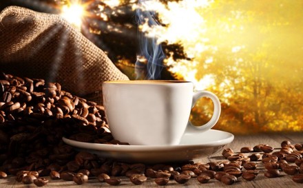 Kaffeetasse mit Kaffeebohnen