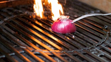 Zwiebel auf Grill gebraten