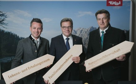 (v. l.): Florian Phleps (Geschäftsführer Tirol Werbung), Landeshauptmann Günther Platter und WK-Tirol-Spartenobmann Josef Hackl