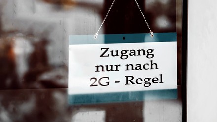 Schild: Zugang nur nach 2G-Regel