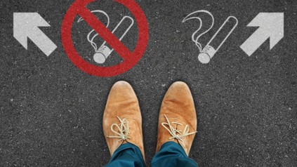 Nichtraucherzeichen auf Asphalt