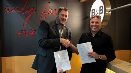 Die Hotelgruppe und die Heinemann Gruppe sind Partner. Gemeinsam werden sie den Ausbau der Ladeinfrastruktur mit einem innovativen Charging-as-a-Service-Modells unterstützen.