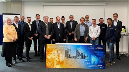 Feierlicher Projektabschluss mit der Eigentümerfamilie Michael Bob & Söhne, der Hoteldirektorin Jacqueline Schambach und der Engie-Projektgruppe zusammen mit dem Energieberater Eberhard Walter (Foto: © Anja Möller)