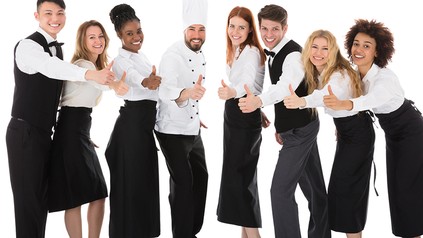 eine Gruppe Mitarbeiter aus dem Gastgewerbe
