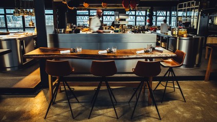 Blick in die Küche des Hamburger Restaurants 100/200