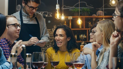 Freunde im Restaurant