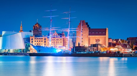 Die Altstadt von Stralsund im Dämmerlicht