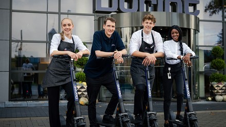 Umweltfreundlicher Gästeservice bei Dorint. Mit E-Scooter durch die Stadt.